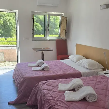 Πανσιόν Vale Do Rodo Residencial 3*